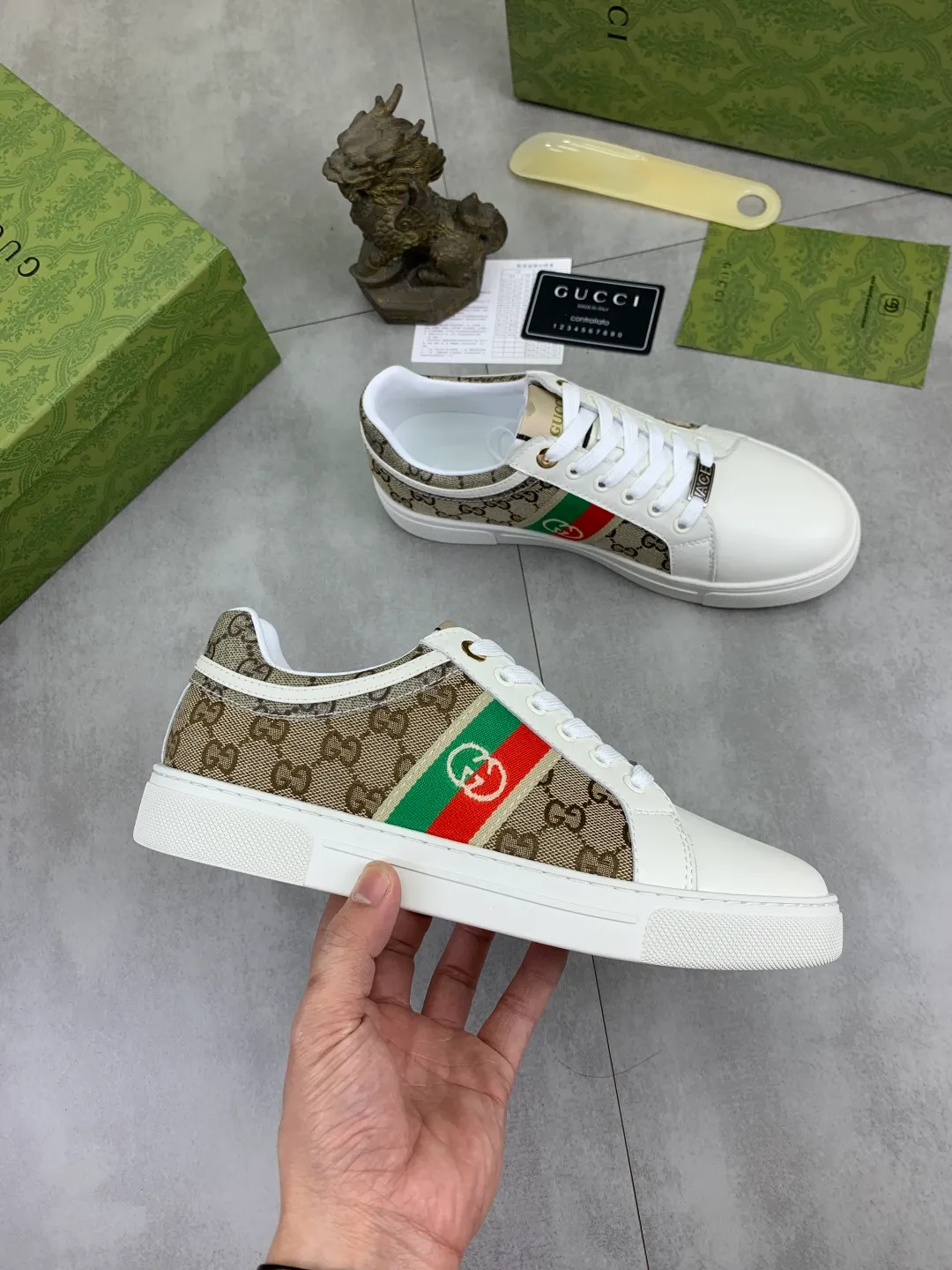 Men's Men's Shoes P420 💰[New Style] 🆘 The latest model from Gucci's official website🎁Classic casual and fashionable men's shoes👟Hot style💥Simple and elegant style, exclusive for trendy men. Unique latest brand elements from the official website👑Gucci original decoration, fashionable and generous, made of original soft calfskin fabric➕Comfortable soft sheepskin lining ✅The official website specifies wear-resistant rubber outsole_full of elasticity, classic model taken in real life🎬Color: 2️⃣colors available😍Number: 38-44